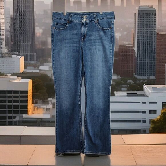 Levi's women's Slender Boot Cut 526 Jeans, women's 10 M, medium wash blue - Picture 1 of 10